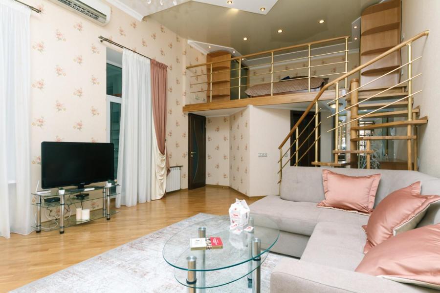 Stylish Two-Level Flat 2 Min From Khreschatyk Київ Екстер'єр фото