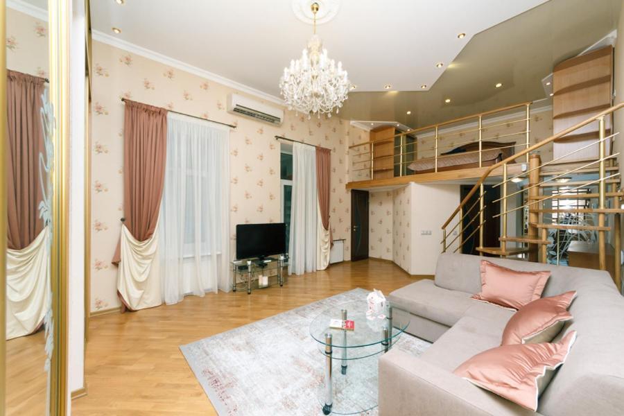 Stylish Two-Level Flat 2 Min From Khreschatyk Київ Екстер'єр фото