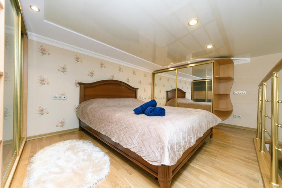 Stylish Two-Level Flat 2 Min From Khreschatyk Київ Екстер'єр фото