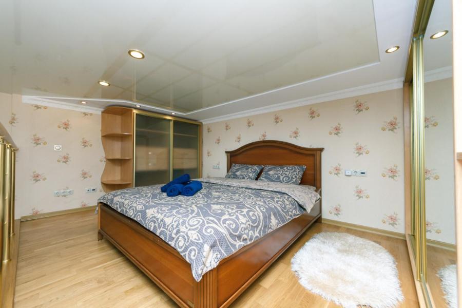 Stylish Two-Level Flat 2 Min From Khreschatyk Київ Екстер'єр фото